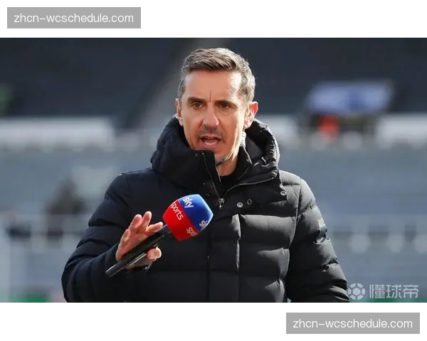 加里-内维尔专访滕哈格：谈更衣室管理、青训与未来